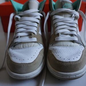 NIKE | WOMEN'S COURT FORCE HIGH